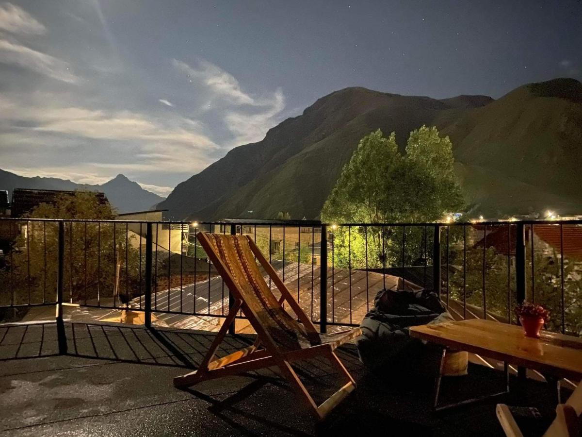 Hotel Four Season In Kazbegi Pokoj fotografie