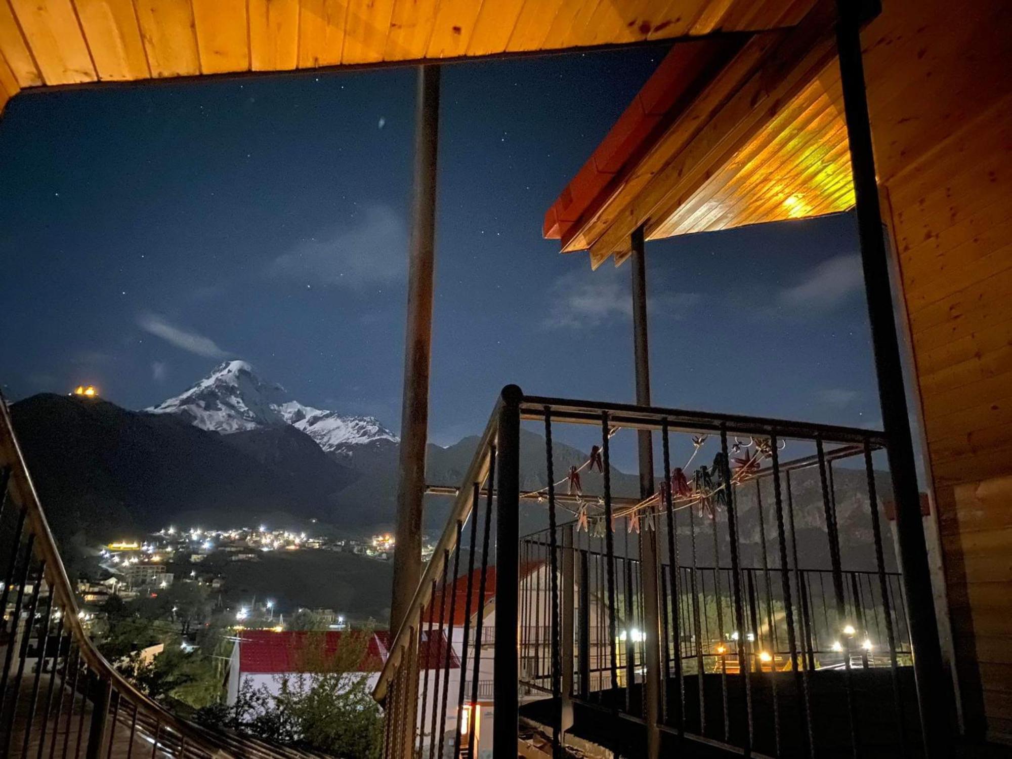 Hotel Four Season In Kazbegi Pokoj fotografie