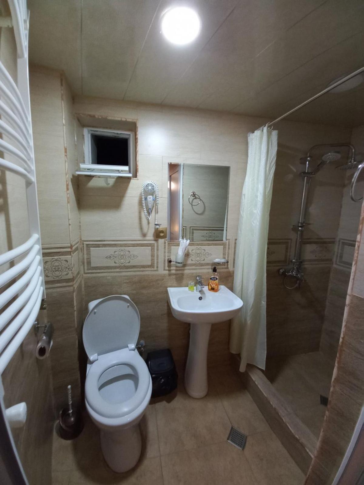 Hotel Four Season In Kazbegi Pokoj fotografie